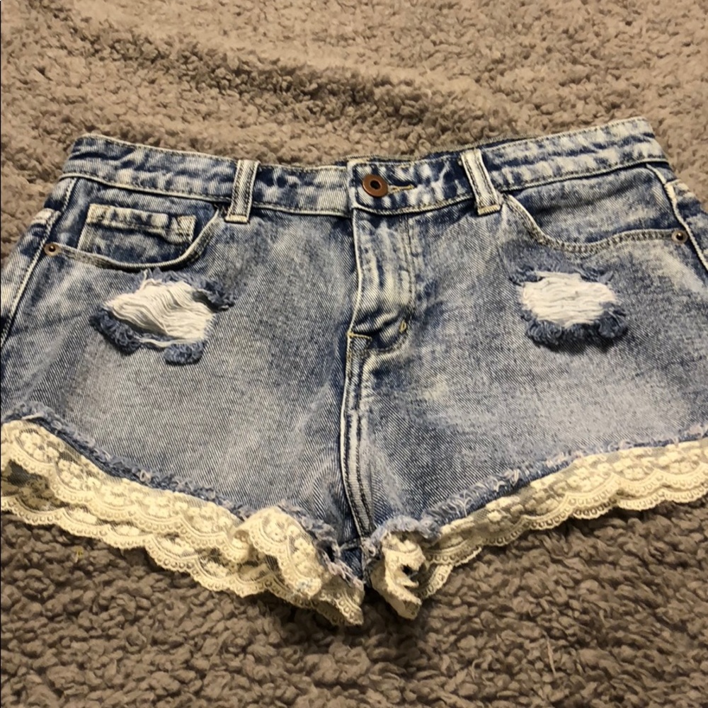 Forever 21 denim short for women.